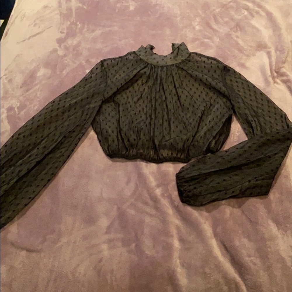 Long sleeve crop.